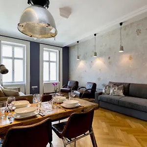  Apartment Designer Dream In The Absolute Center